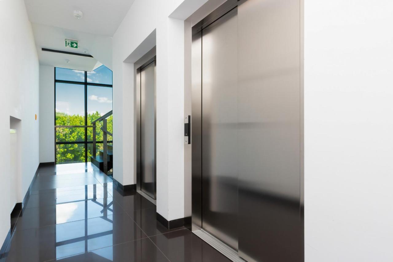 Wola Pet-Friendly Apartments With Ac Slawinska By Noclegi Renters Warschau Exterior foto