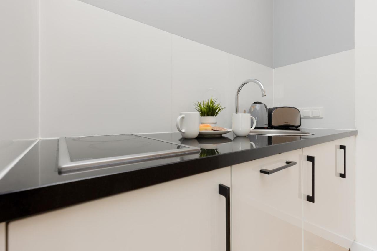 Wola Pet-Friendly Apartments With Ac Slawinska By Noclegi Renters Warschau Exterior foto