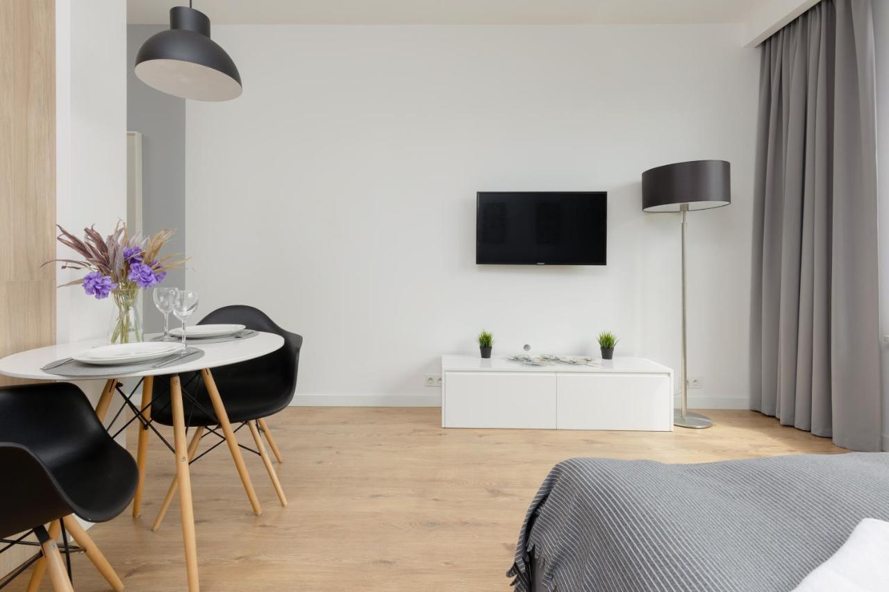 Wola Pet-Friendly Apartments With Ac Slawinska By Noclegi Renters Warschau Exterior foto