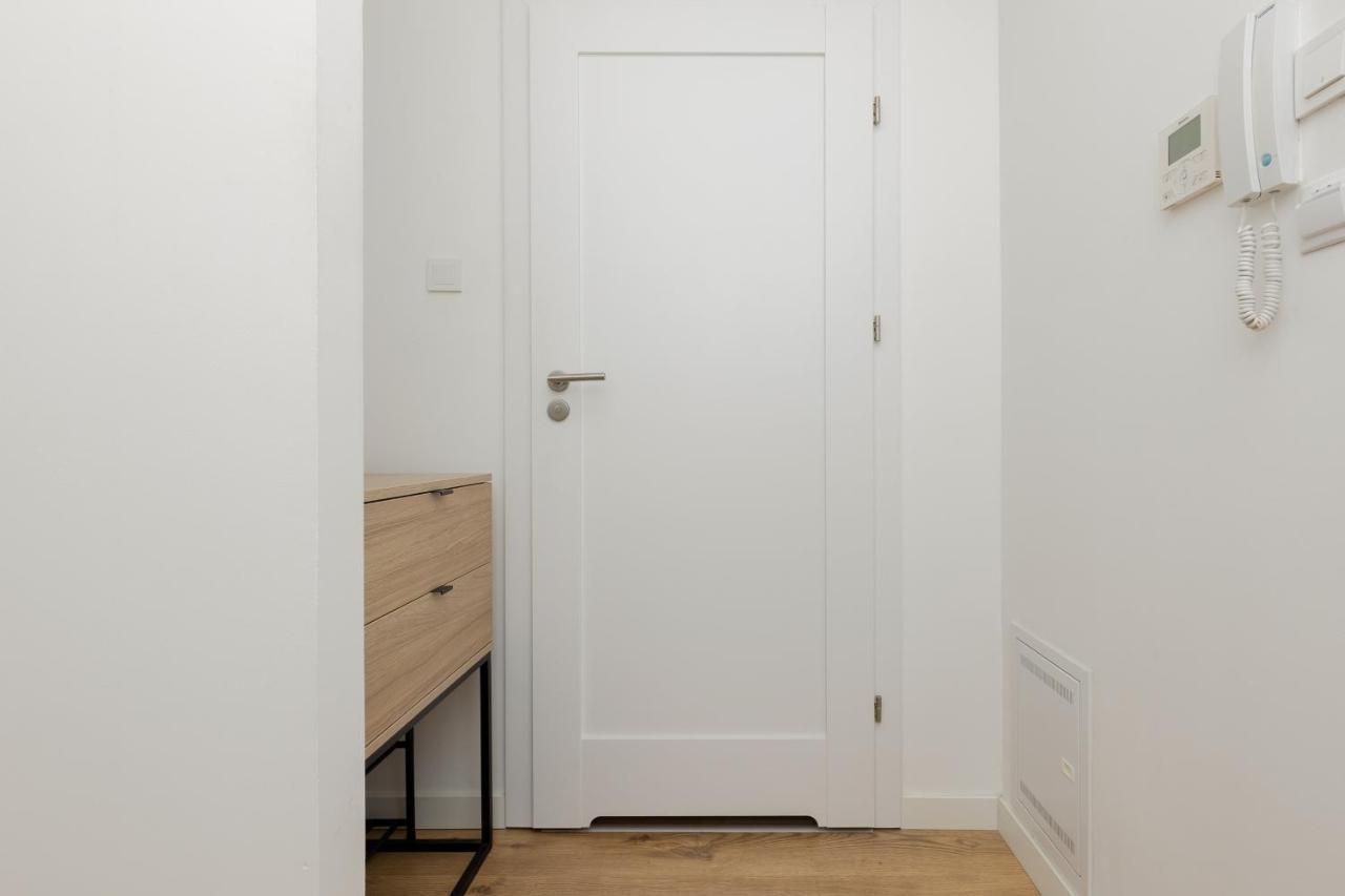 Wola Pet-Friendly Apartments With Ac Slawinska By Noclegi Renters Warschau Exterior foto