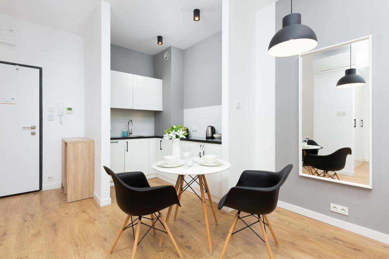 Wola Pet-Friendly Apartments With Ac Slawinska By Noclegi Renters Warschau Exterior foto