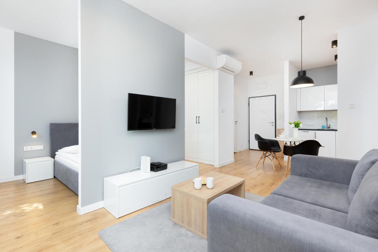 Wola Pet-Friendly Apartments With Ac Slawinska By Noclegi Renters Warschau Exterior foto