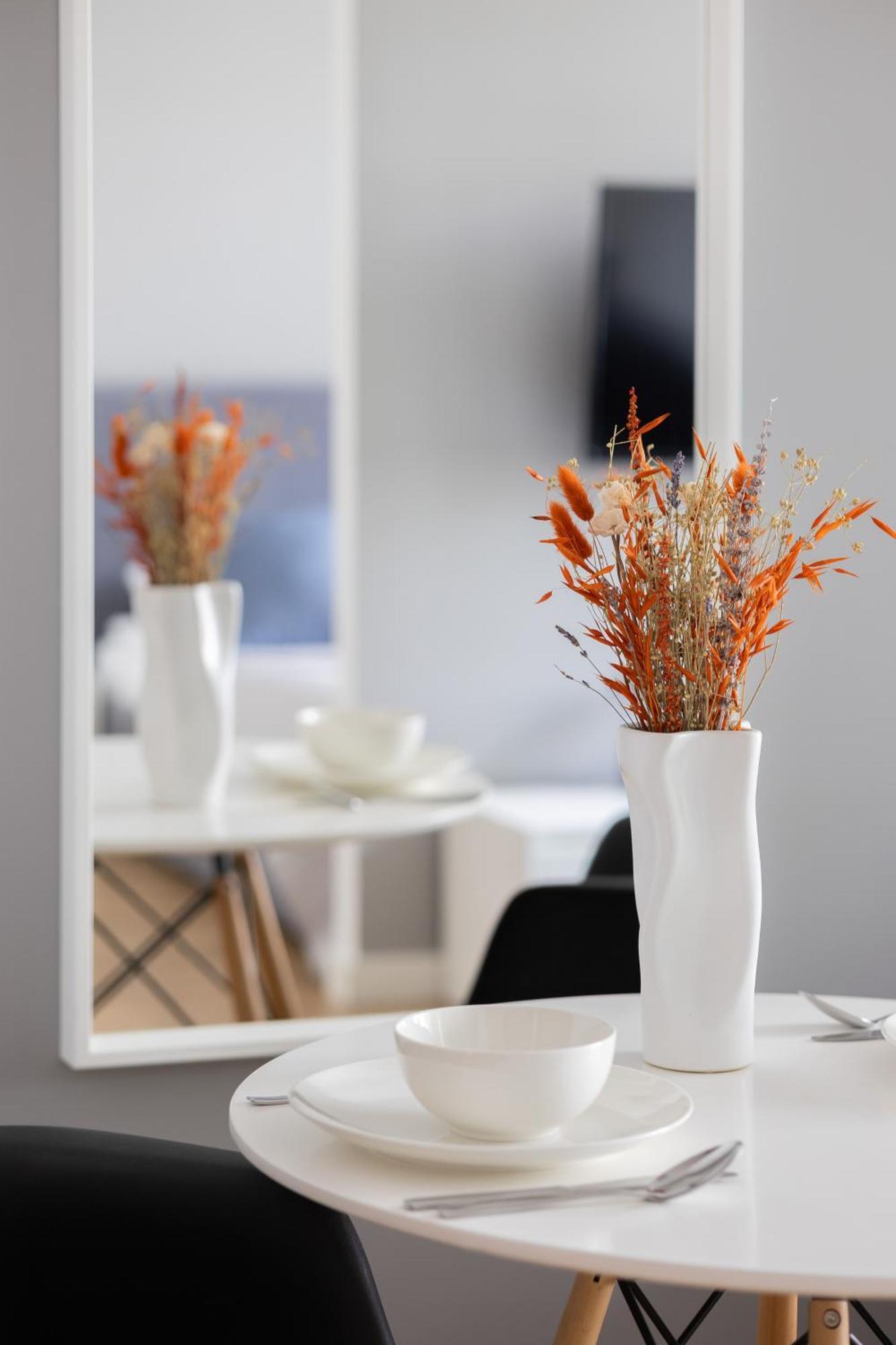 Wola Pet-Friendly Apartments With Ac Slawinska By Noclegi Renters Warschau Exterior foto