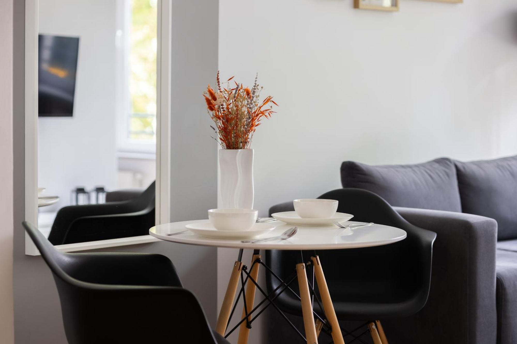 Wola Pet-Friendly Apartments With Ac Slawinska By Noclegi Renters Warschau Exterior foto